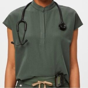 FIGS Rafaela Oversized Scrubs Scrubs Top - Used